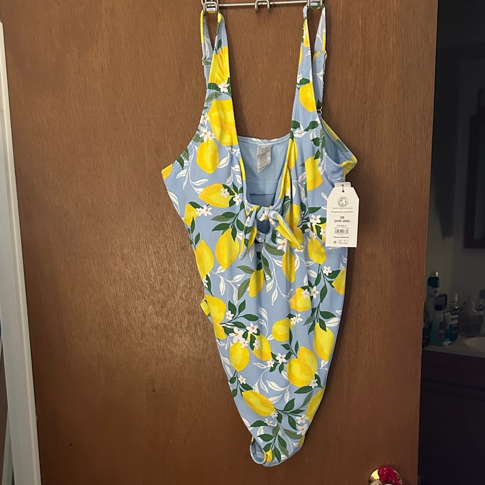Time and Tru Lemon and Leaves Bathing Suit NWT 3x 24w-26w